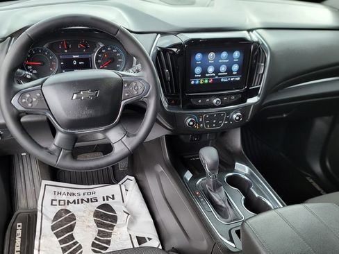 Used 2023 Chevrolet Traverse LT image 24