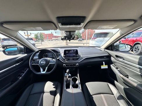 New 2025 Nissan Altima 2.5 SR image 31