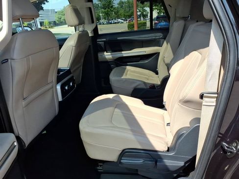 Used 2023 Ford Expedition Max Limited AWD/4WD image 12