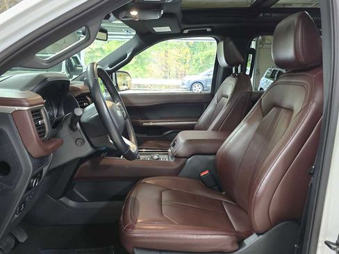 Used 2024 Ford Expedition Limited image 24
