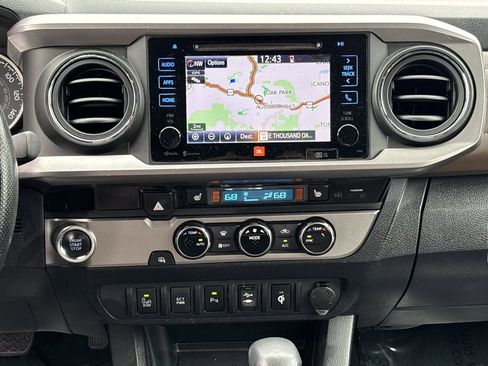 Used 2016 Toyota Tacoma Limited image 16