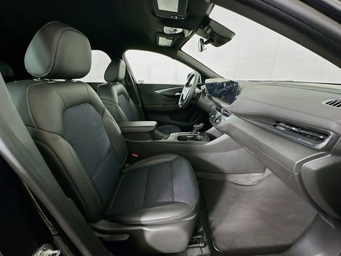 Used 2025 Buick Envista Preferred image 28