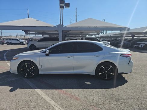 Used 2020 Toyota Camry XSE image 2