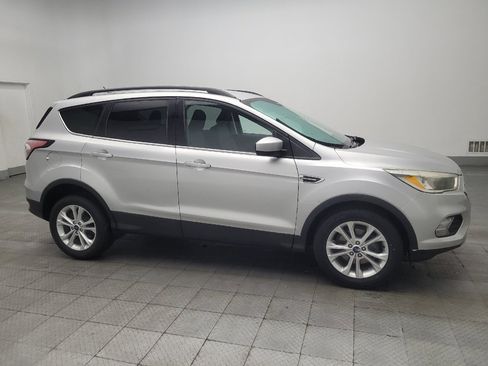 Used 2018 Ford Escape SE FWD image 11