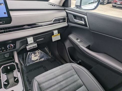 New 2026 Mitsubishi Outlander SE FWD image 17