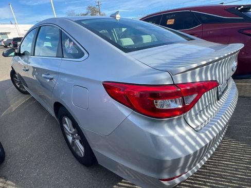 Used 2017 Hyundai Sonata SE image 4