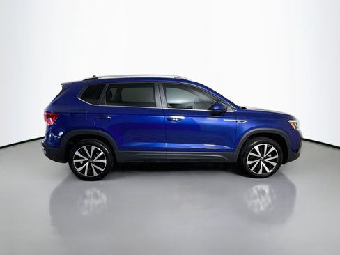 Used 2023 Volkswagen Taos SE FWD image 11