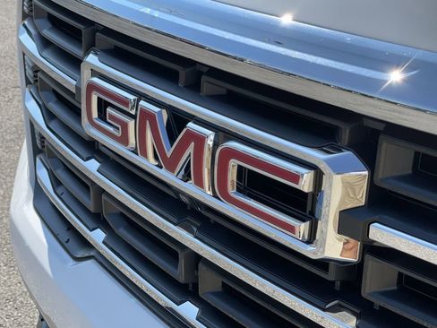 New 2026 GMC Acadia Elevation image 38