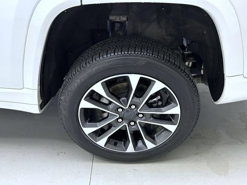 Used 2024 Jeep Grand Cherokee L Overland w/ Trailer Tow Package AWD/4WD image 23