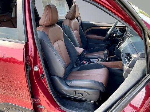 Certified 2025 Subaru Forester Touring AWD/4WD image 7