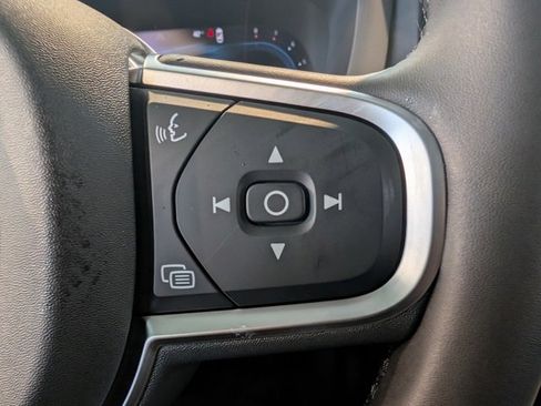 Used 2025 Volvo XC60 B5 Core w/ Protection Package Premier image 18