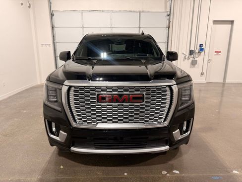 Used 2021 GMC Yukon Denali w/ Denali Premium Package image 2