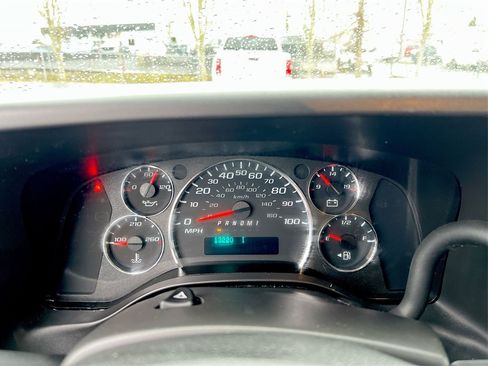 Used 2022 GMC Savana 2500 w/ Driver Convenience Package image 11