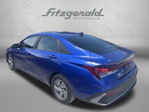 Used 2024 Hyundai Elantra SE image 4