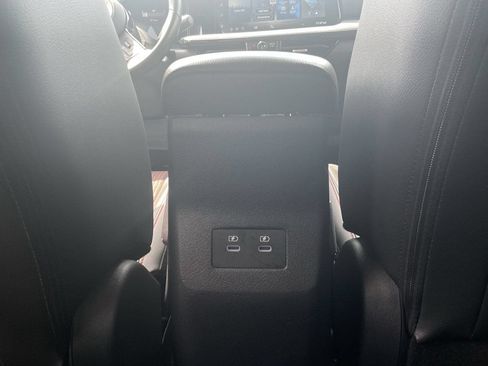 Used 2026 Nissan Kicks SR FWD image 10