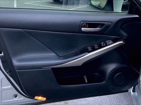 Used 2017 Lexus IS 200t image 21