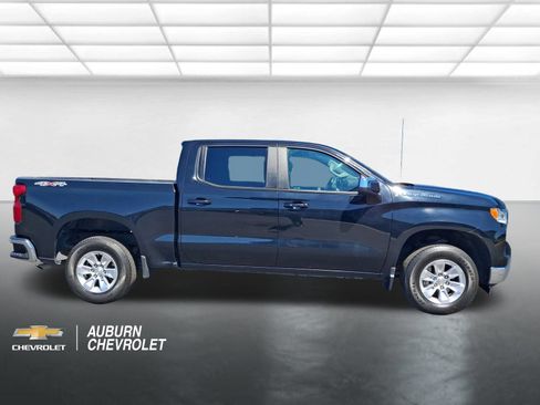 Used 2025 Chevrolet Silverado 1500 LT AWD/4WD image 2