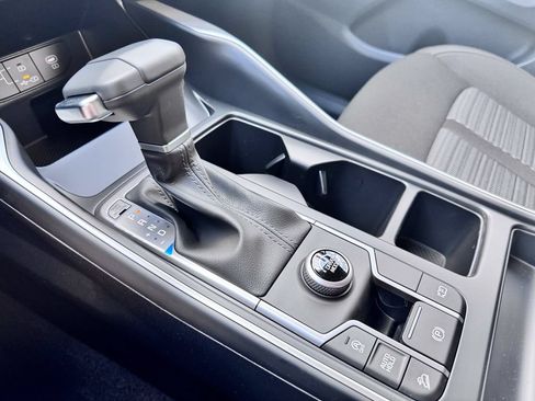 New 2026 Kia Sorento LX FWD image 17