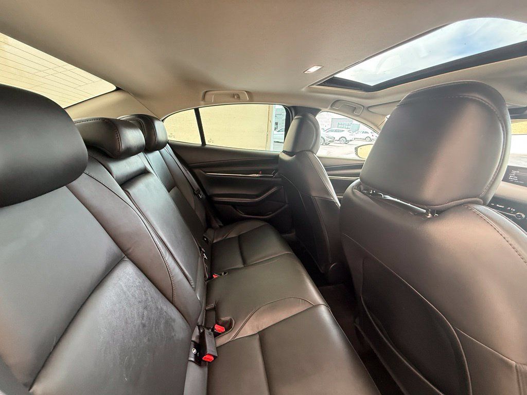 Used 2023 MAZDA MAZDA3 s FWD image 17