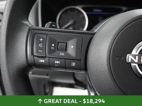 Used 2024 Nissan Rogue S image 34