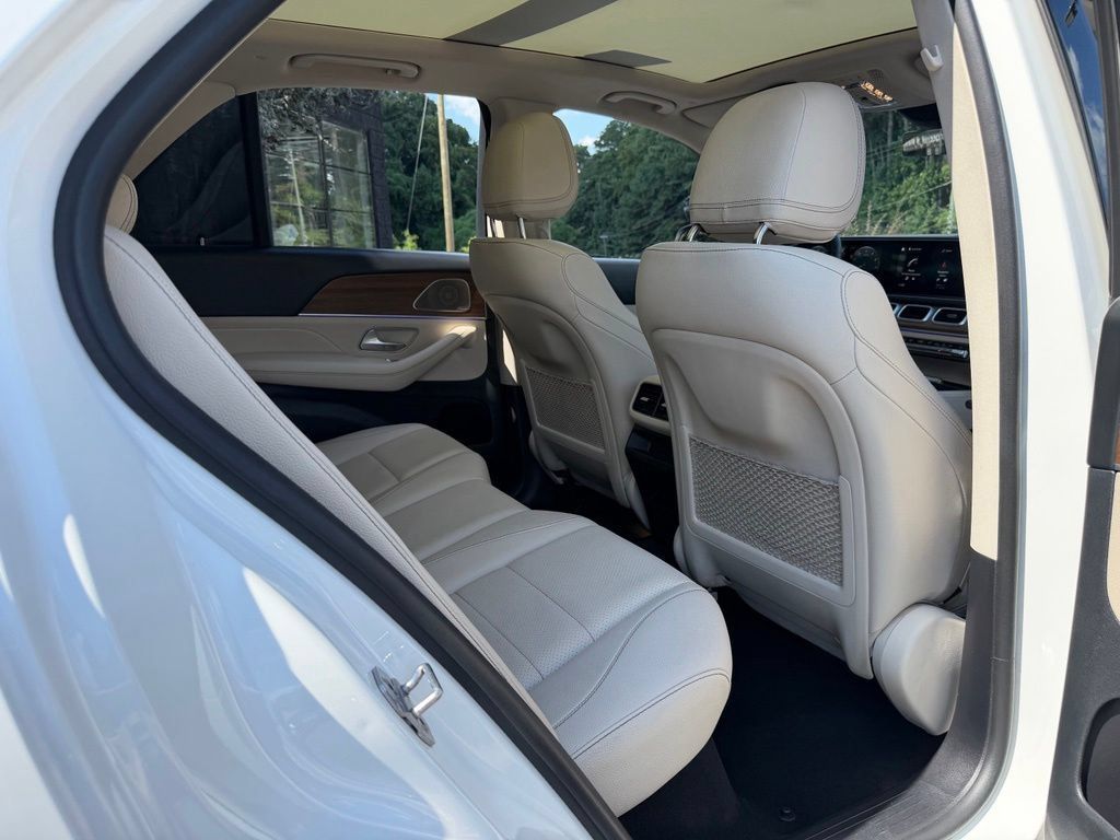 Used 2022 Mercedes-Benz GLE 450 4MATIC w/ AMG Line Exterior image 37