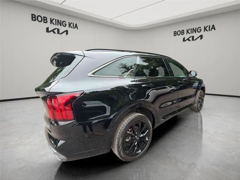 Used 2023 Kia Sorento SX AWD/4WD image 5