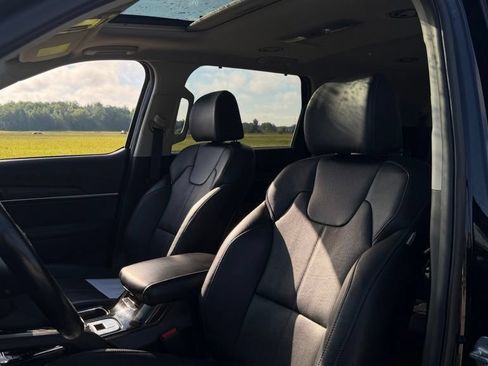 Used 2023 Kia Telluride EX w/ EX Captain's Chair Package AWD/4WD image 11