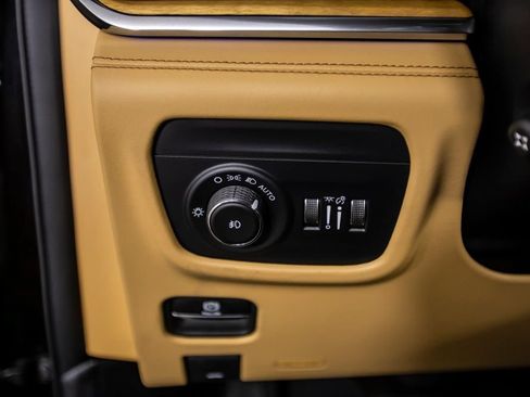 Used 2024 Jeep Grand Cherokee Summit AWD/4WD image 42