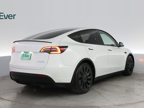 Used 2023 Tesla Model Y Performance image 12