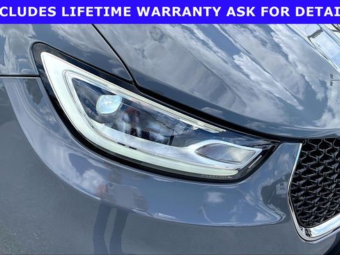 Used 2022 Chrysler Pacifica Touring-L FWD image 23