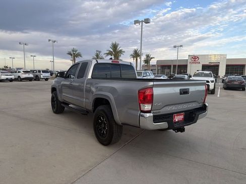 Used 2016 Toyota Tacoma SR5 w/ SR5 Appearance Package (SN) AWD/4WD image 7