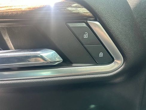 Used 2022 Chevrolet Silverado 1500 RST AWD/4WD image 16