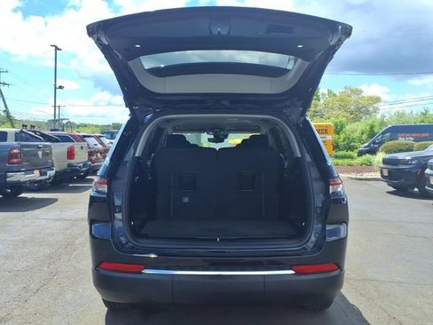Certified 2023 Jeep Grand Cherokee L Limited AWD/4WD image 7