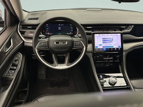 Used 2023 Jeep Grand Cherokee 4WD 4xe image 12