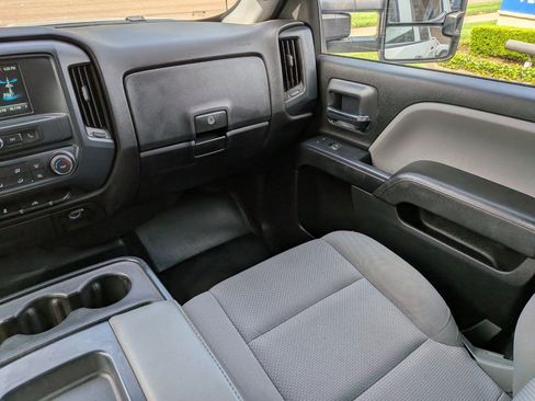 Used 2019 Chevrolet Silverado 2500 W/T w/ WT Convenience Package image 15
