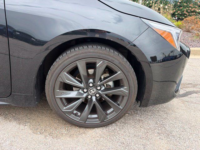 Used 2023 Toyota Corolla XSE FWD image 3