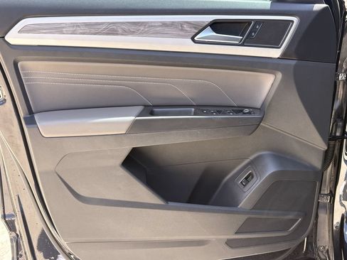 Used 2023 Volkswagen Atlas Cross Sport SE w/ Panoramic Sunroof Package FWD image 10