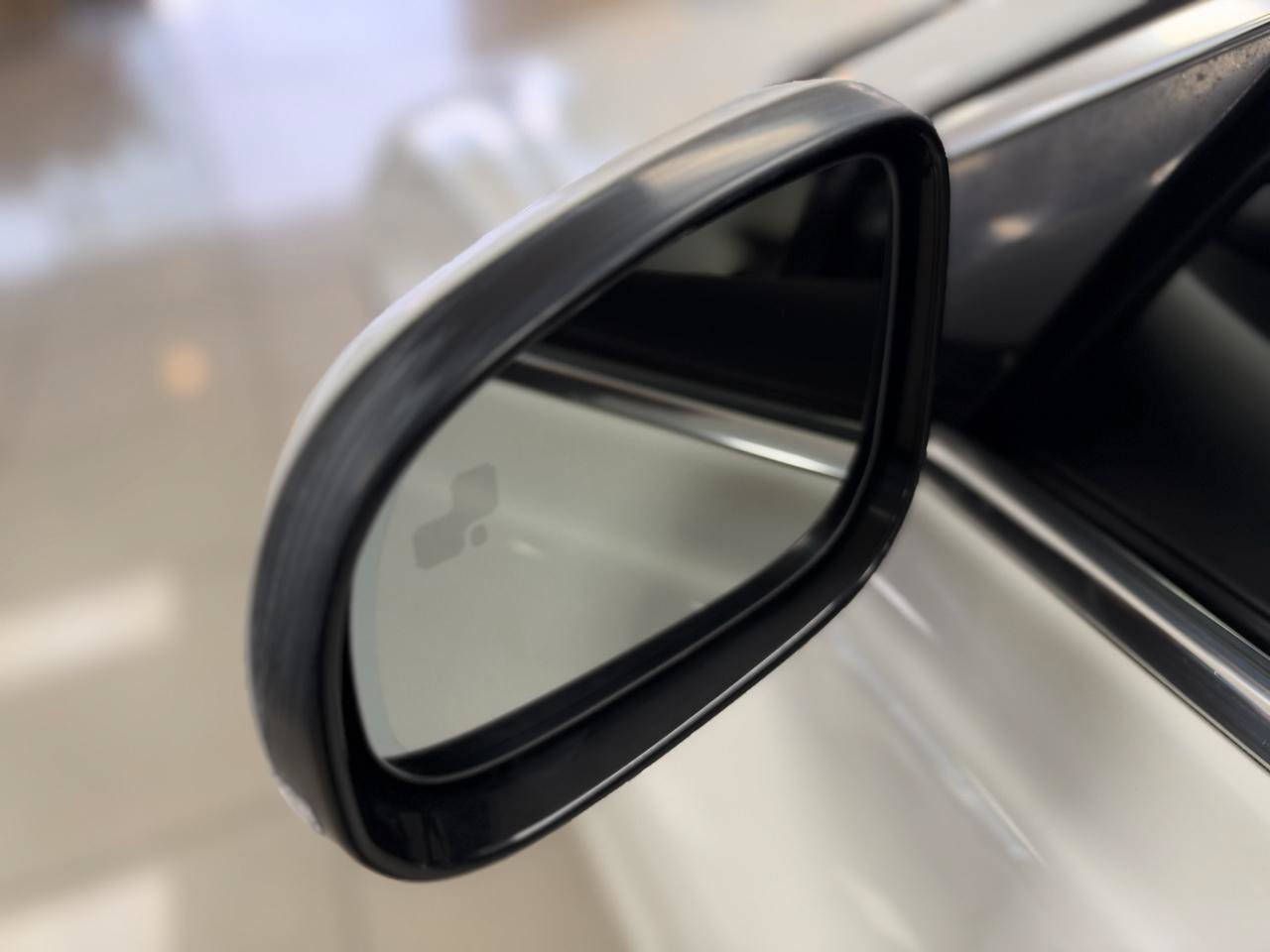 Used 2020 Jaguar XE S RWD image 31