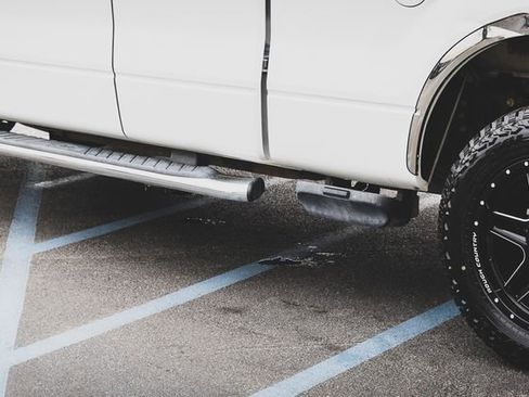 Used 2010 Ford F150 XLT image 6