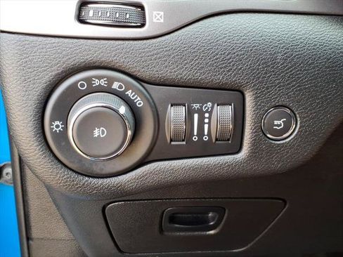 Used 2022 Jeep Cherokee Limited w/ Mopar Interior Package AWD/4WD image 14