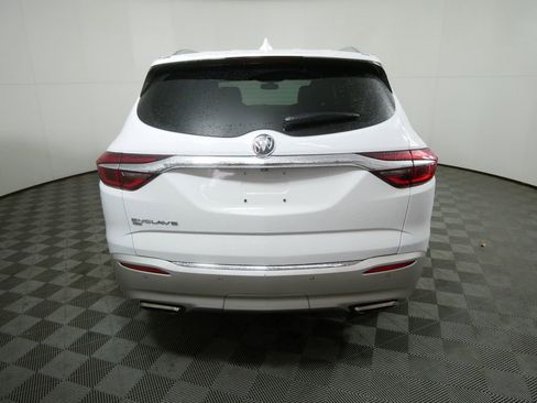 Used 2021 Buick Enclave Essence image 4