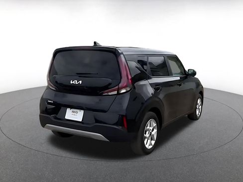 Used 2025 Kia Soul LX w/ LX Technology Package FWD image 14