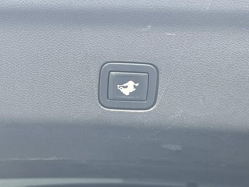 Used 2021 Cadillac Escalade ESV Sport Platinum image 13