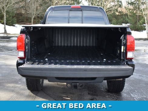 Used 2016 Toyota Tacoma TRD Sport w/ Towing Package image 22