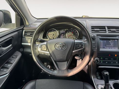 Used 2017 Toyota Camry SE FWD image 12