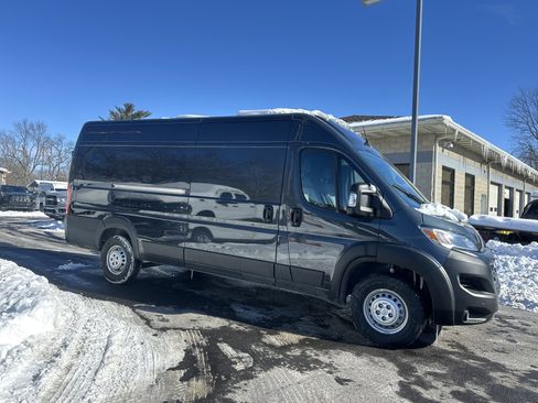 New 2026 RAM ProMaster 3500 w/ Premium Convenience Group image 22