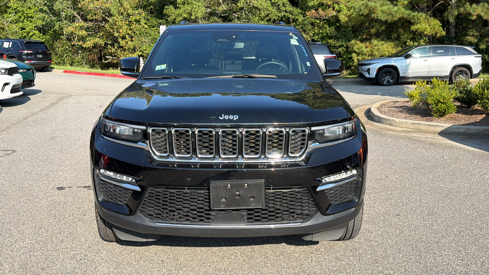 Used 2024 Jeep Grand Cherokee Limited 4xe AWD/4WD image 3