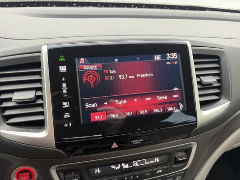Used 2016 Honda Pilot EX image 17