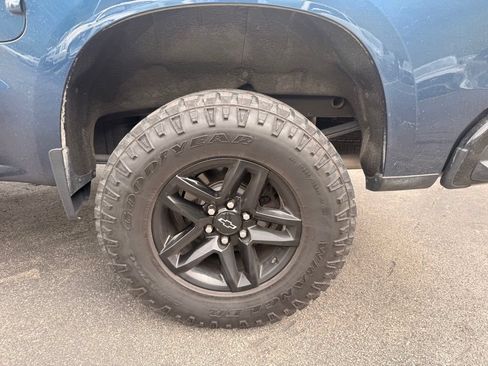 Used 2021 Chevrolet Silverado 1500 LT Trail Boss w/ Convenience Package II AWD/4WD image 17
