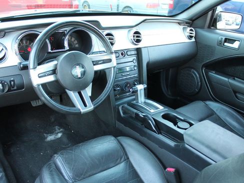 Used 2005 Ford Mustang GT Premium image 28